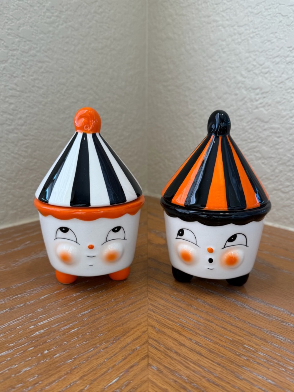NWOT Johanna Parker Whimsical Orange & Black Ceramic Halloween Trinket Jars - Picture 1 of 11
